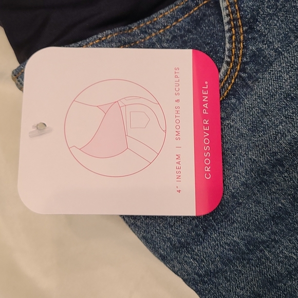 Maternity Shorts - Picture 3 of 5